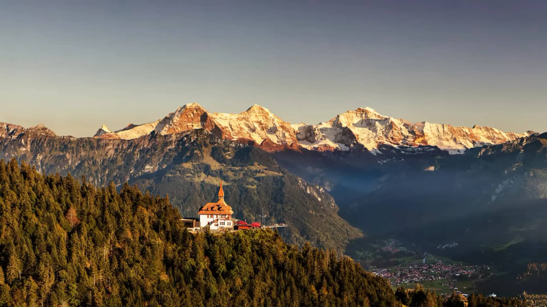 DISCOVER INTERLAKEN